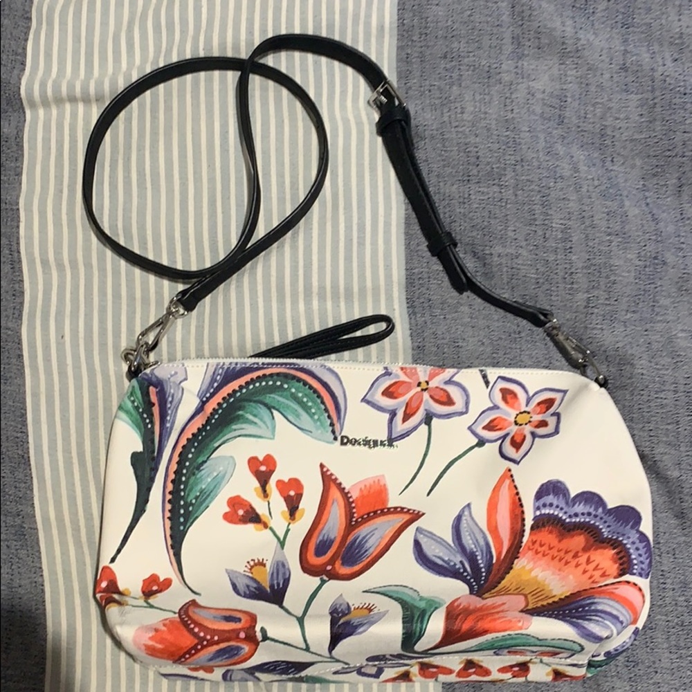 Desigual purse